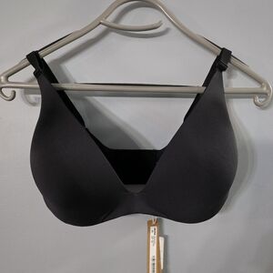 Skims Wireless Form Super Push Up Bra